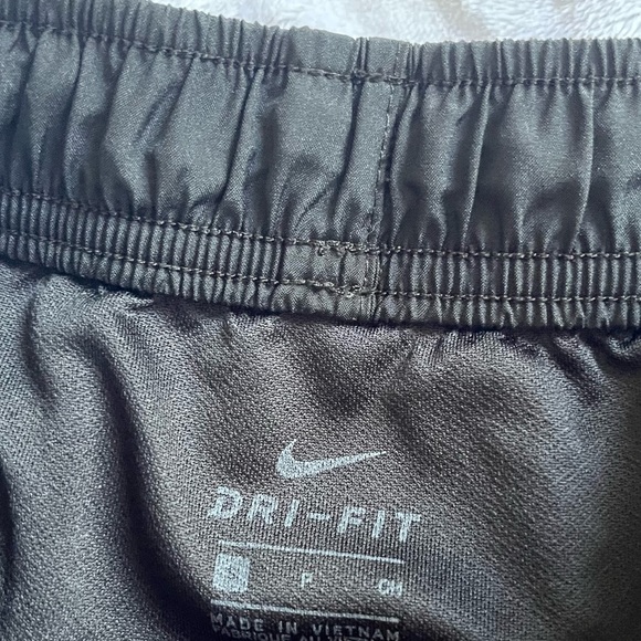 Nike Shorts - Picture 3 of 3